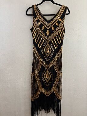 Metme Sleeveless V-neck Art Deco sequin and bead embellishments fringe hem M